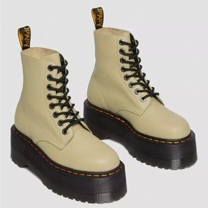[In box] DR. MARTENS 1460 PASCAL MAX LEATHER PLATFORM BOOTS